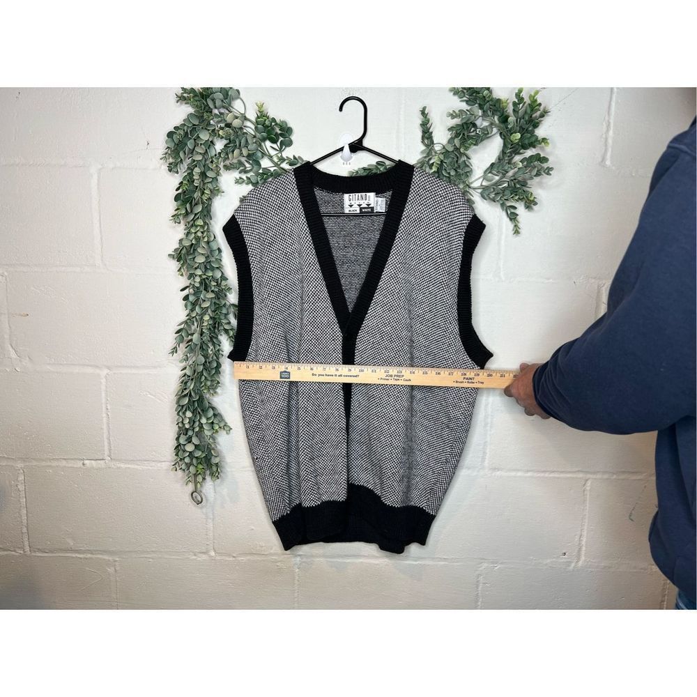 Men’s Gitano sleeveless cardigan sweater vest - Picture 5 of 5